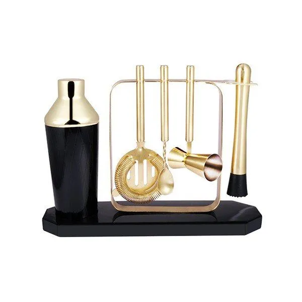 Zelta kokteiļu šeikeris