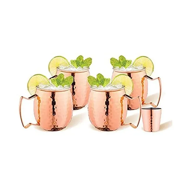 Rokām darinātas Maskavas mūļu krūzes