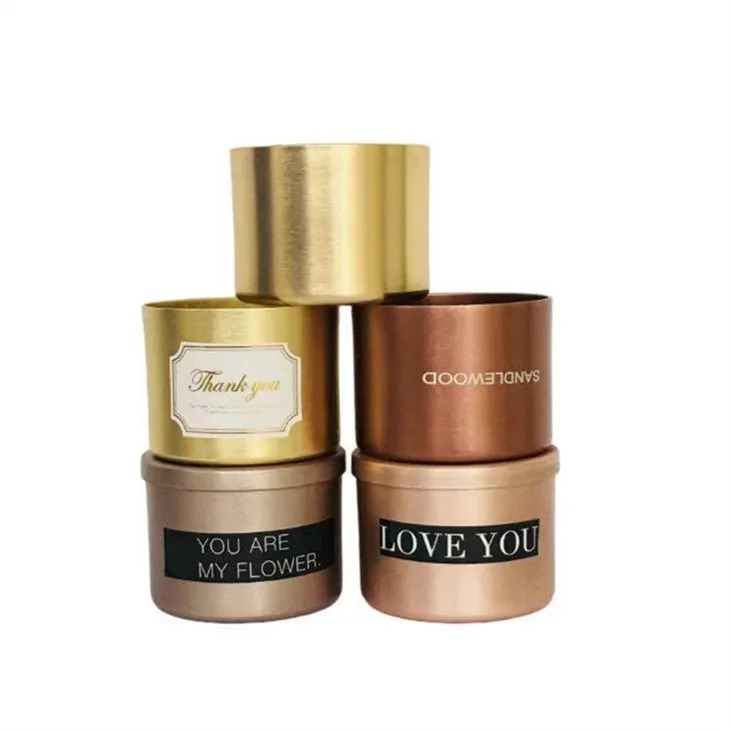 Daudzkrāsainu sveču alumīnija kausu šovs