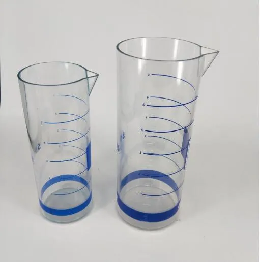 Plastmasas ūdens krūze ar vāku